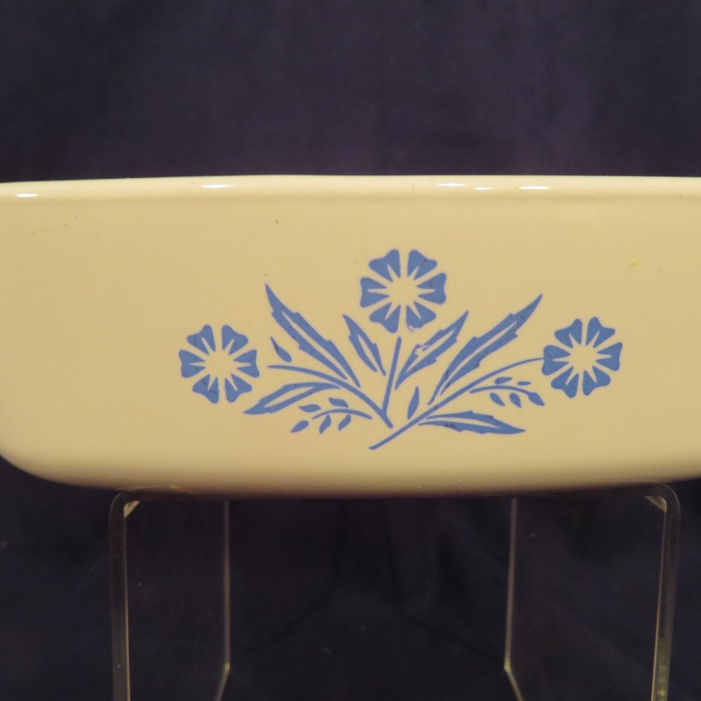 Vintage CORNING Ware Casserole 4 Cup Capacity NO LID (139C)